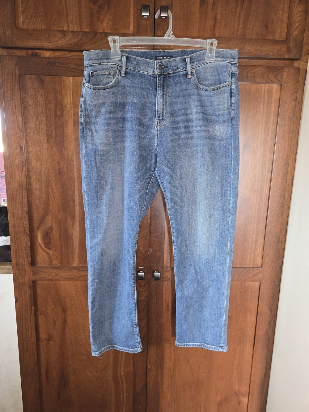 Lucky Brand Men’s Light Blue Relaxed Fit Jeans